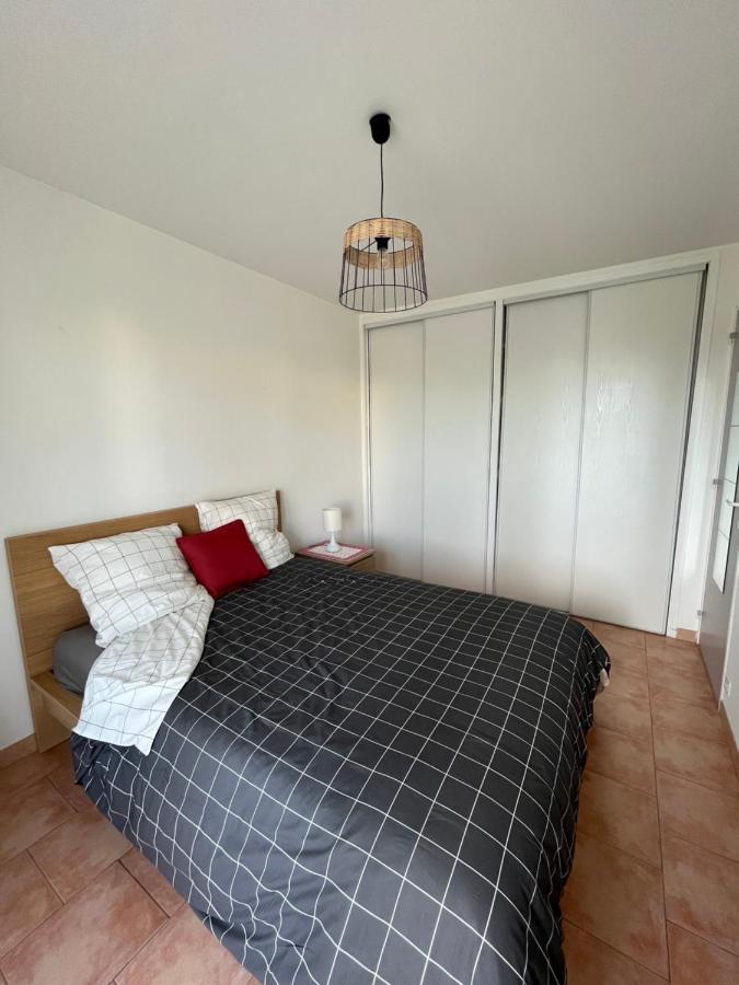 T2 Avec Terrasse & Parking A 5 Min Du Centre, 10 Min Des Plages Hyères Exteriér fotografie